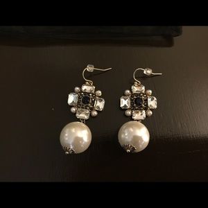 Express Pearl - faux Gemstone statement earrings